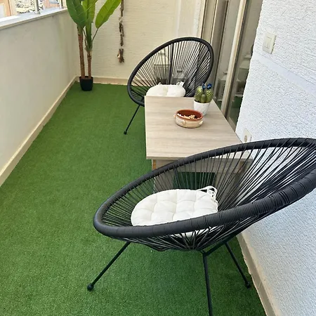 Апартаменты Gjonis House *